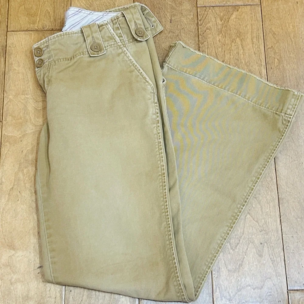 🫎A&F Khaki Y2K Extra Low Rise Flare 100% Cotton Pants Size 2 Long GUC